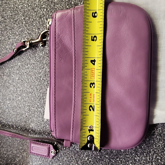 Coach Lilac Wristlet - Picture 8 of 9